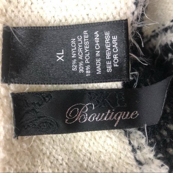 BKE Boutique Fuzzy White & Black Aztec Sweater XL - Picture 9 of 12